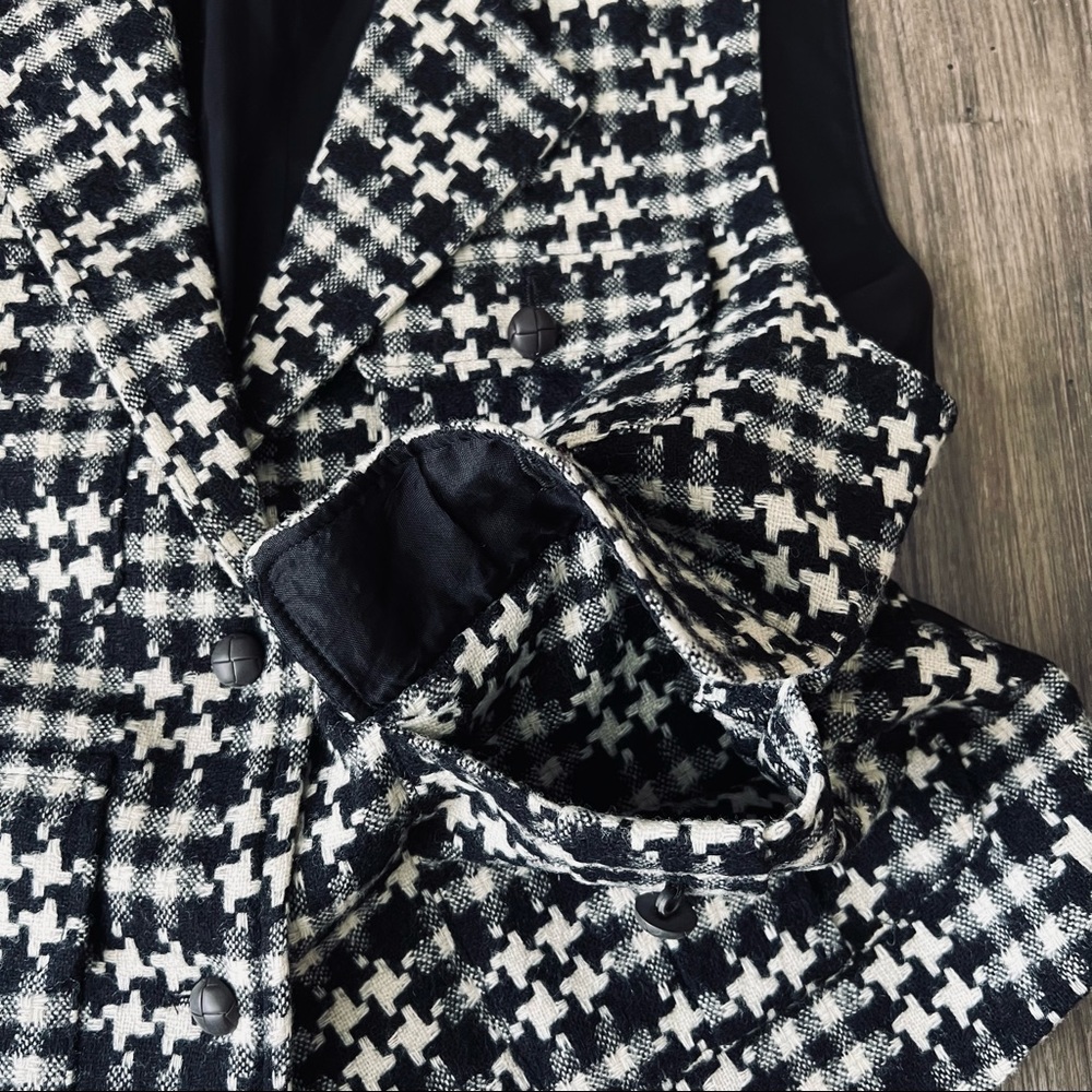 Adolfo International Vintage Wool Black and White Geometric Vest - Picture 5 of 15
